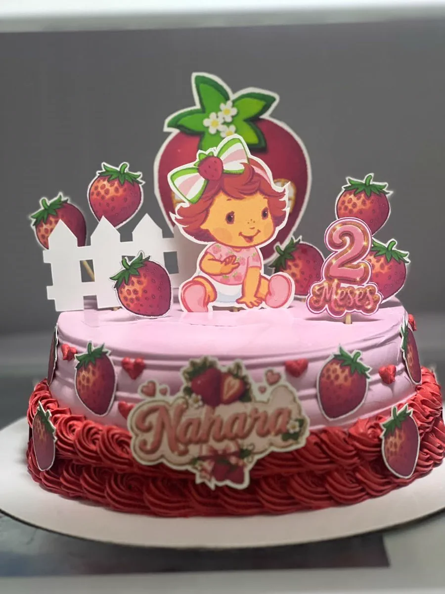 Pastel infantil con temática de fresa