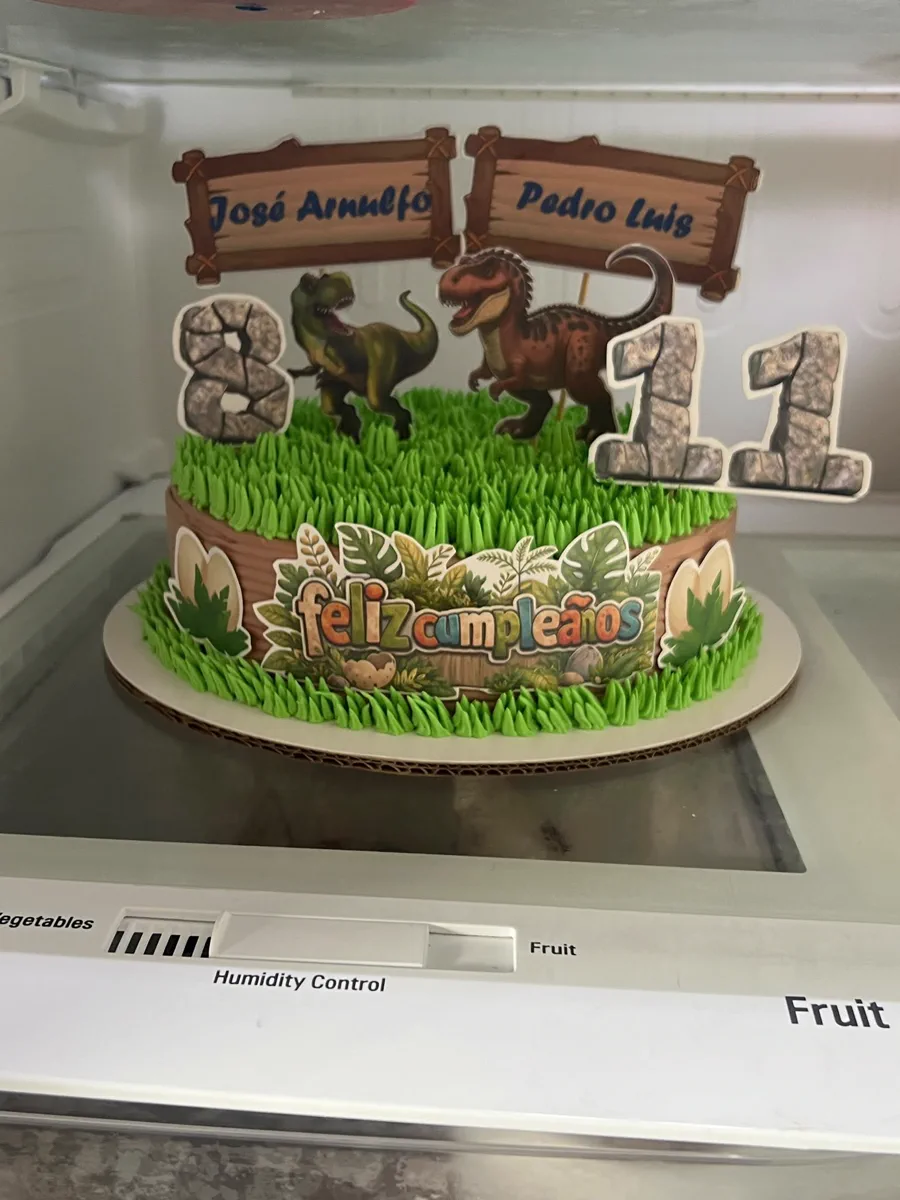 Pastel infantil con temática de granja